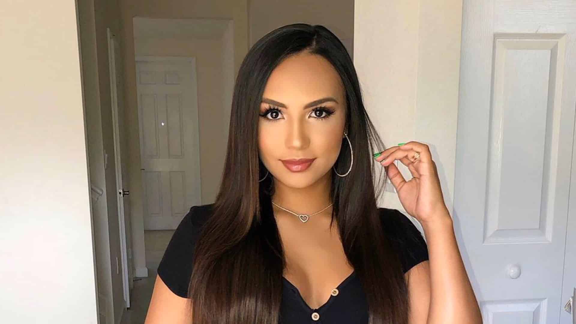 Caamibernaal: The Colombian Singer, Influencer and Entrepreneur