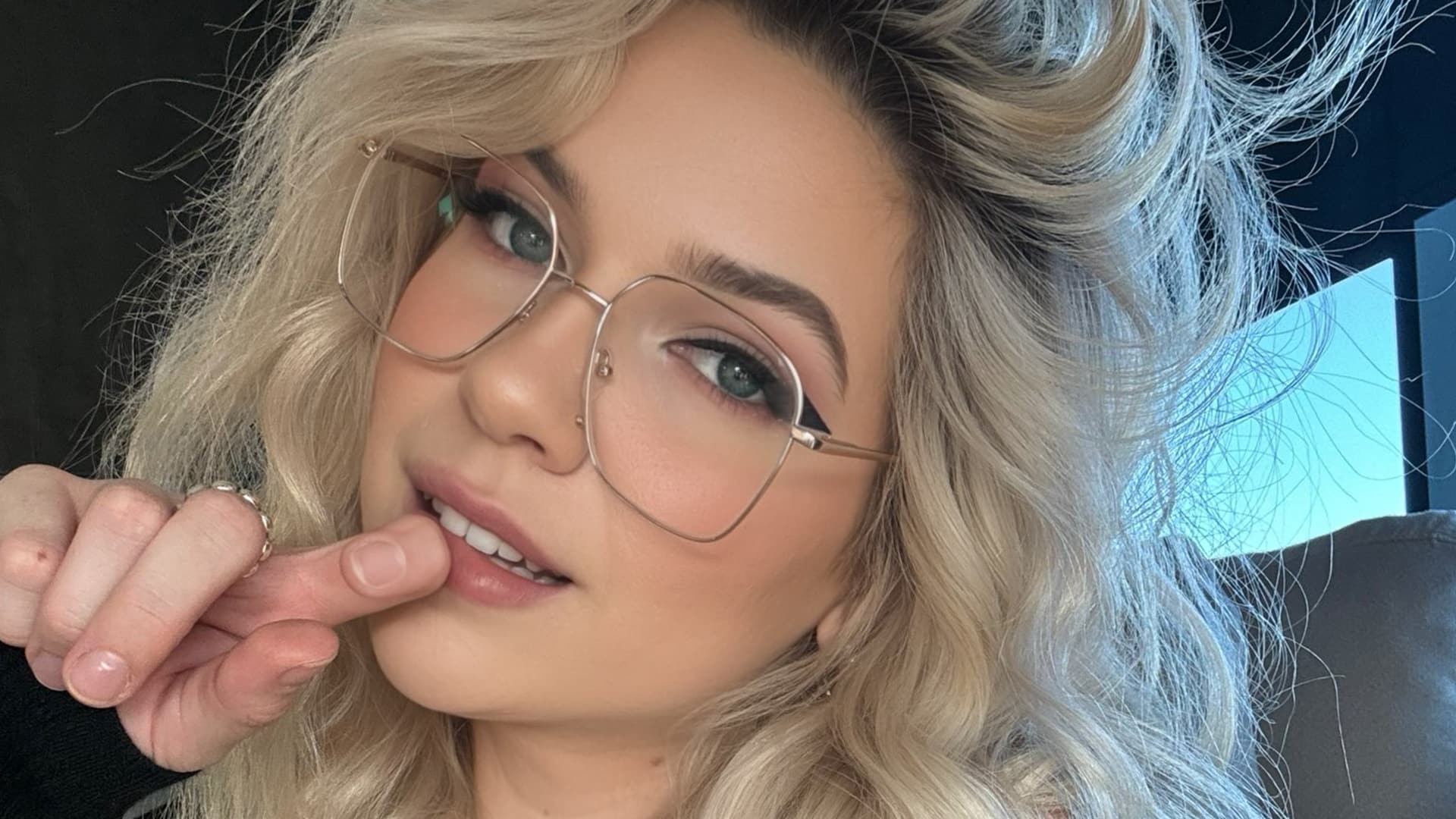 Eevie Aspen's Biography Age, Measurements, Career, Net Worth