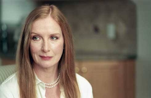 Apa yang terjadi dengan mata aktris Frances Conroy? Bio-nya: 