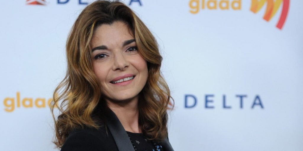 Laura San Giacomo "Animal Kingdom" Wiki: Measurements, Family, Bra Size