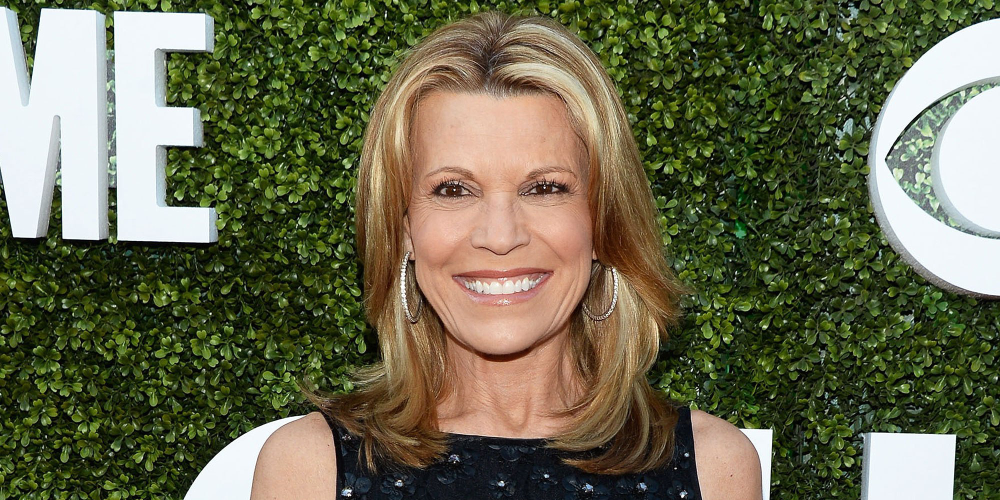 How Old Is The Wheel Of Fortunes Vanna White Her Net Worth Salary 