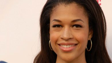 Who is Kali Hawk from Couples Retreat? Wiki Bio, dating, net worth, body
