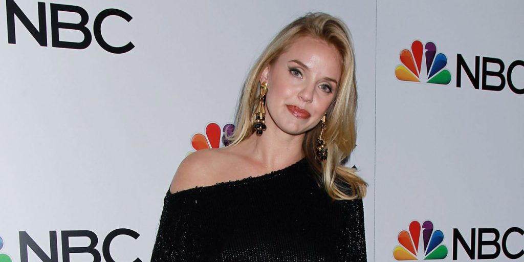 Who is Kelli Garner dating? Wiki Bio, boyfriend, net worth, measurements