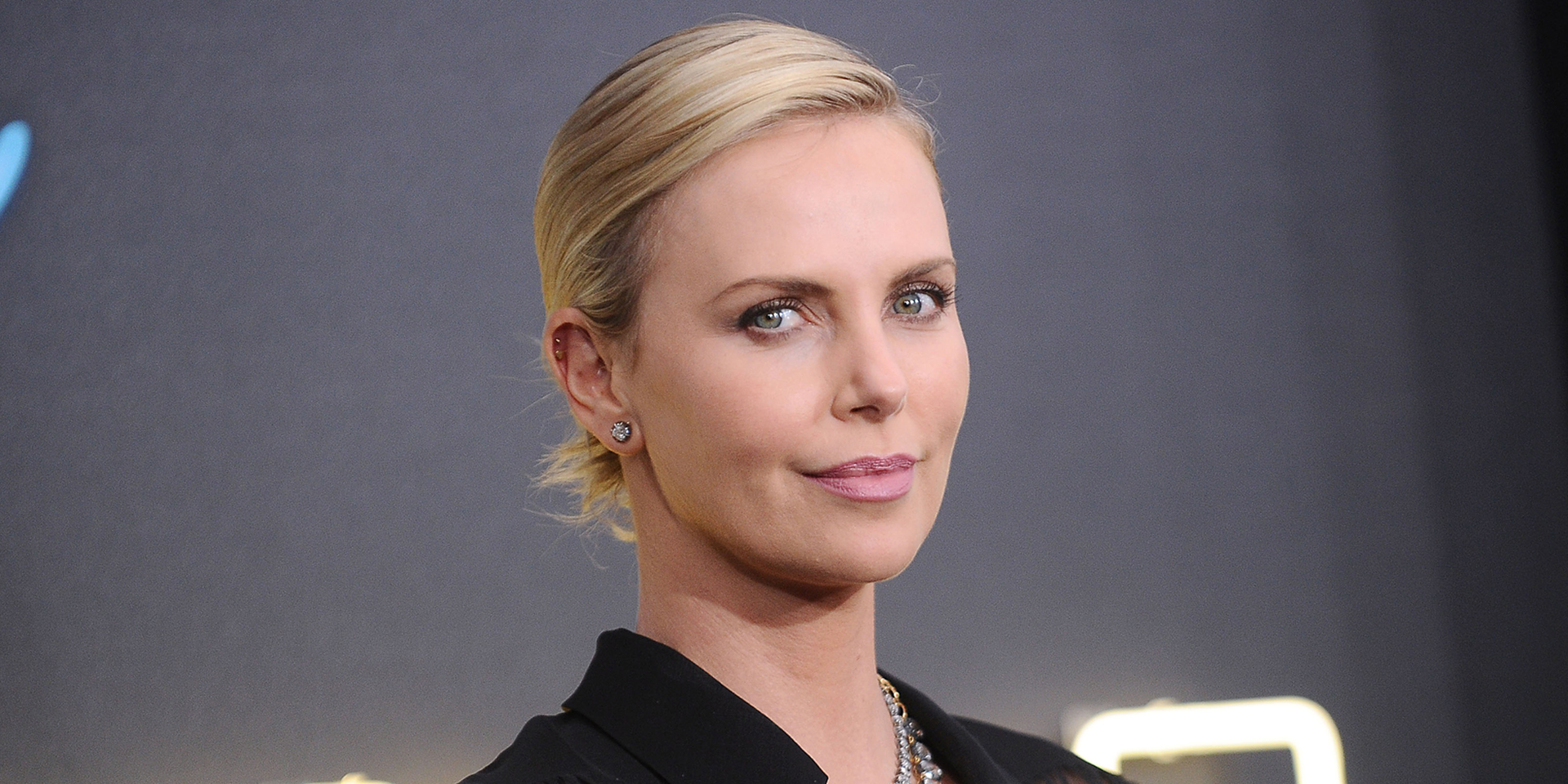 Who has Charlize Theron dated? 