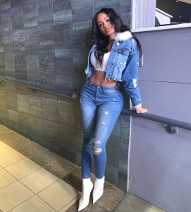 What is Analicia Chaves Famous for? Her Age, Height, Husband