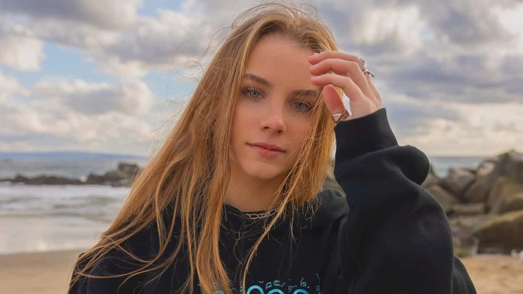 What is Anna Shumate famous for? Her Age, Height, Naked Truth(01)