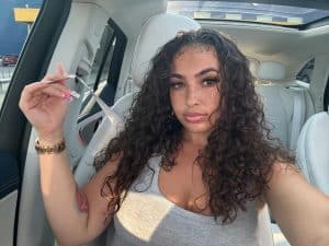 Comment Ash Kash est-elle devenue virale ? Son âge, sa taille, ses